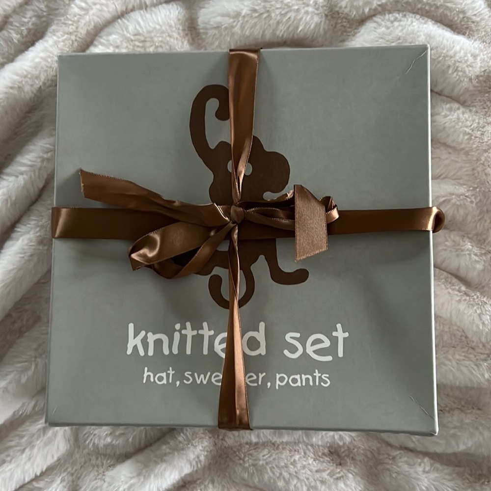 Trumpette Knitted Gift Set. Size 18-24m